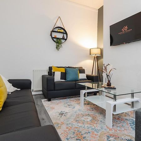 Immaculate 4 Bed In Liverpool By Hinkley Homes Short Lets & Serviced Accommodation Exterior foto
