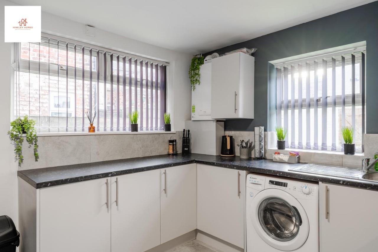 Immaculate 4 Bed In Liverpool By Hinkley Homes Short Lets & Serviced Accommodation Exterior foto